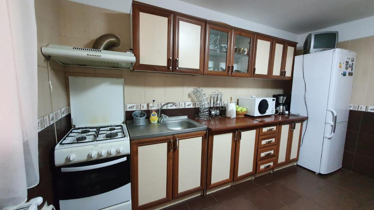 Popasul Galesean Hotel Galesu Buitenkant foto