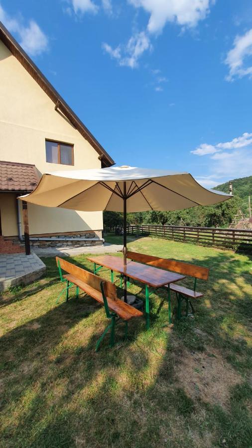 Popasul Galesean Hotel Galesu Buitenkant foto