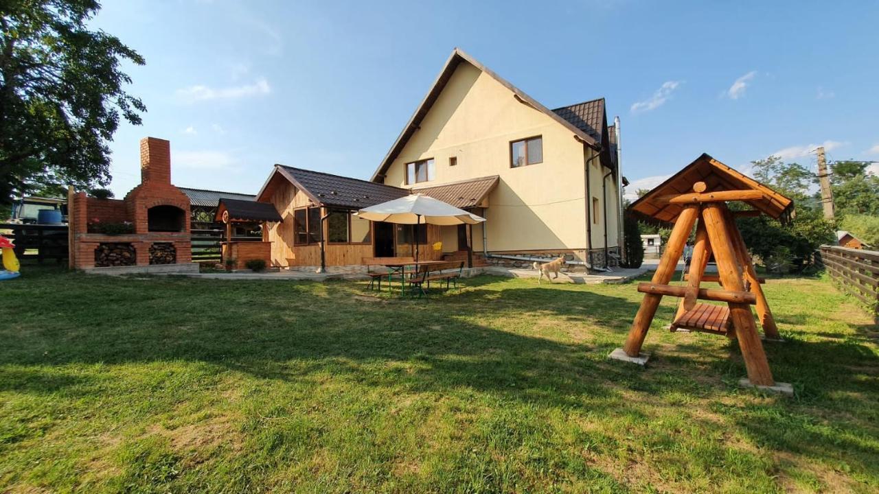 Popasul Galesean Hotel Galesu Buitenkant foto
