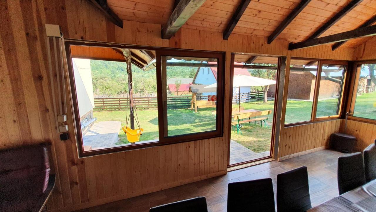 Popasul Galesean Hotel Galesu Buitenkant foto