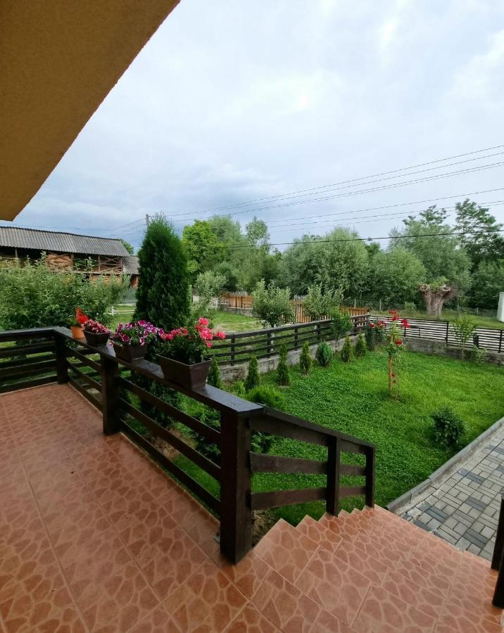 Popasul Galesean Hotel Galesu Buitenkant foto