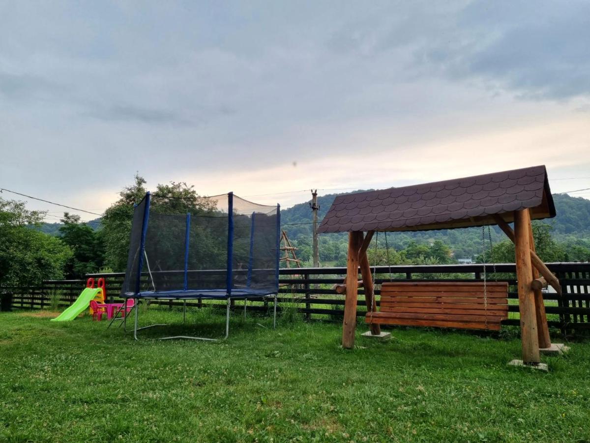 Popasul Galesean Hotel Galesu Buitenkant foto