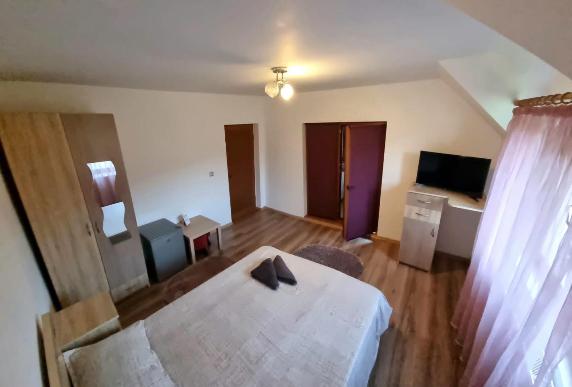 Popasul Galesean Hotel Galesu Buitenkant foto