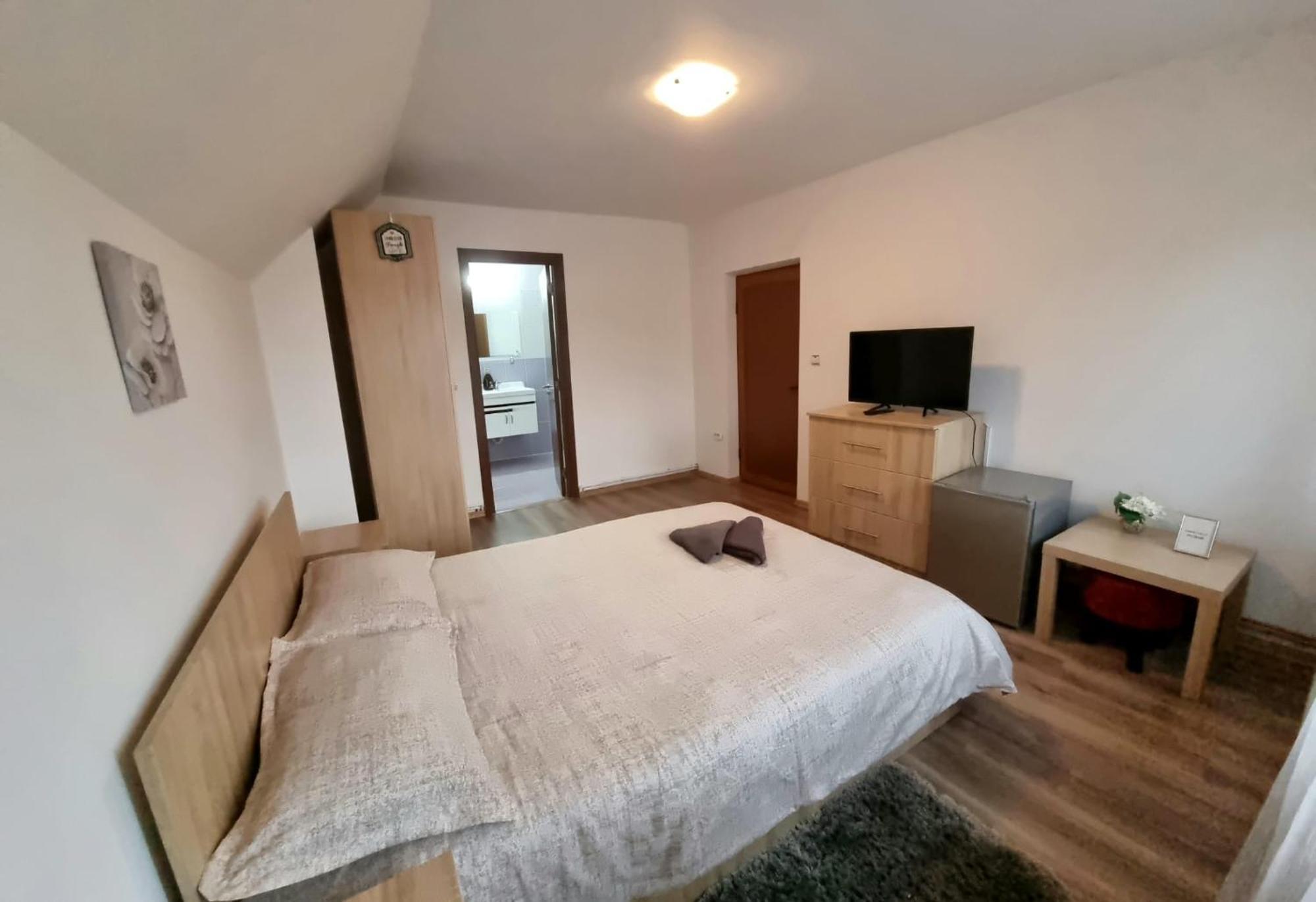 Popasul Galesean Hotel Galesu Buitenkant foto