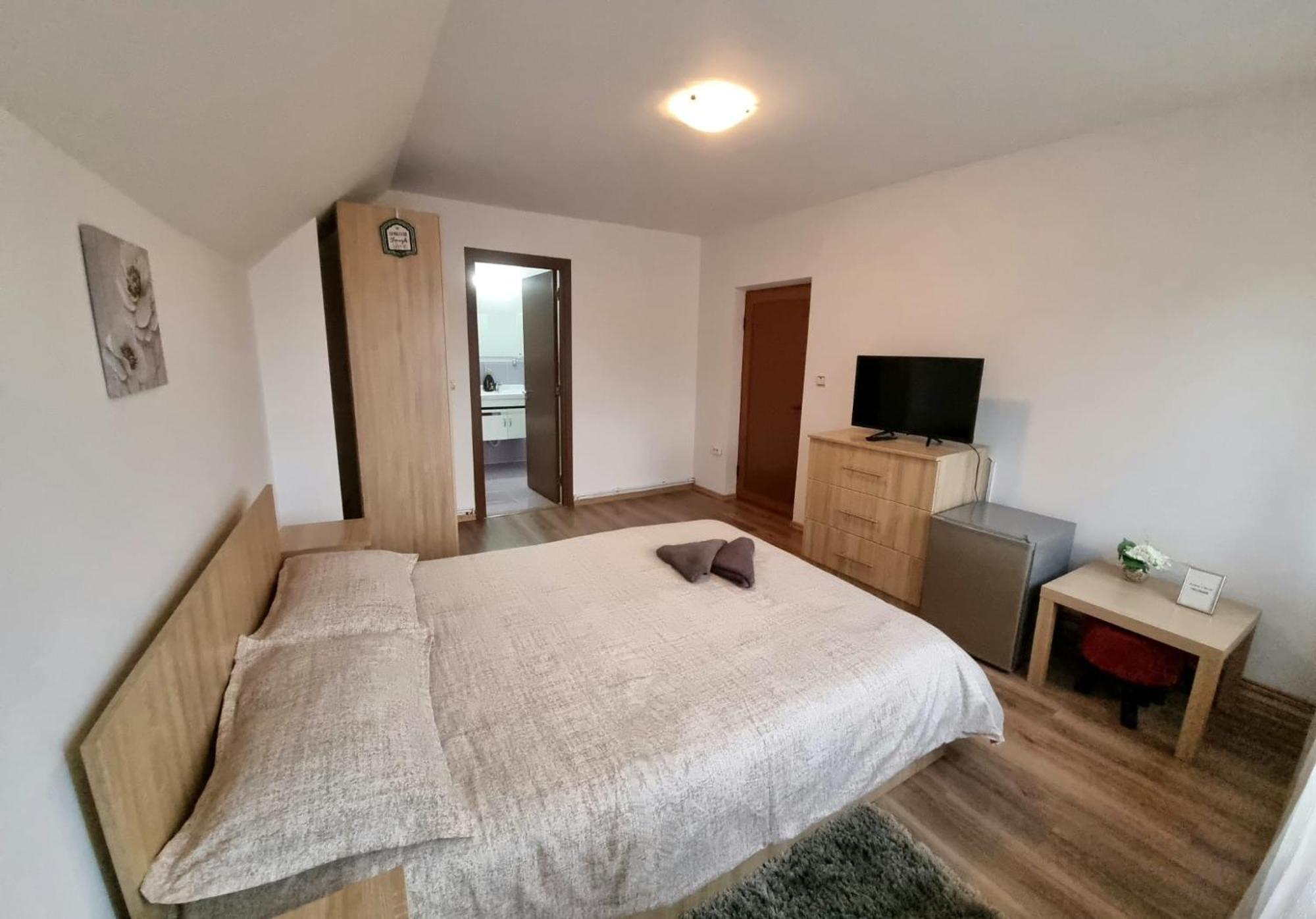 Popasul Galesean Hotel Galesu Buitenkant foto
